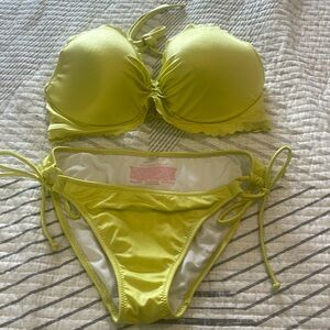 Victoria’s Secret bikini